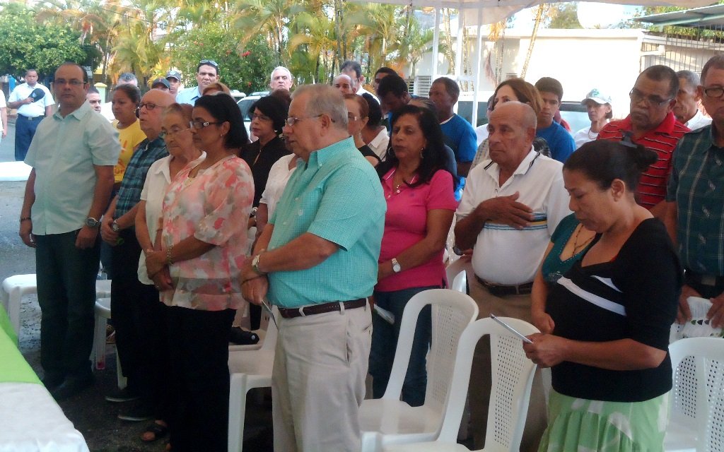 Parte de los asistentes en la inauguración segundo centro de acopio del programa las 3Rs